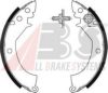 MITSUBISHI MB150655 Brake Shoe Set